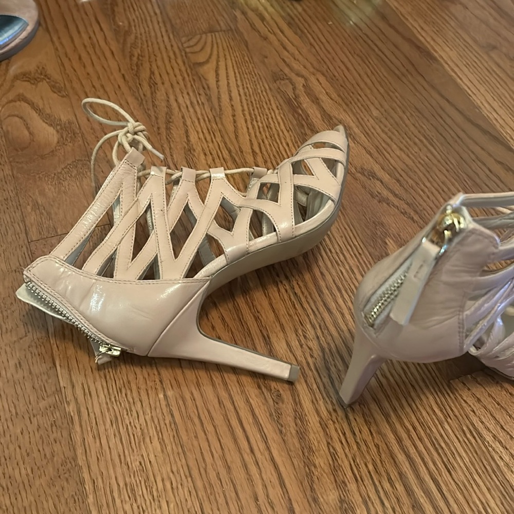Womens Nine West caged sandal, sz 5 1/2